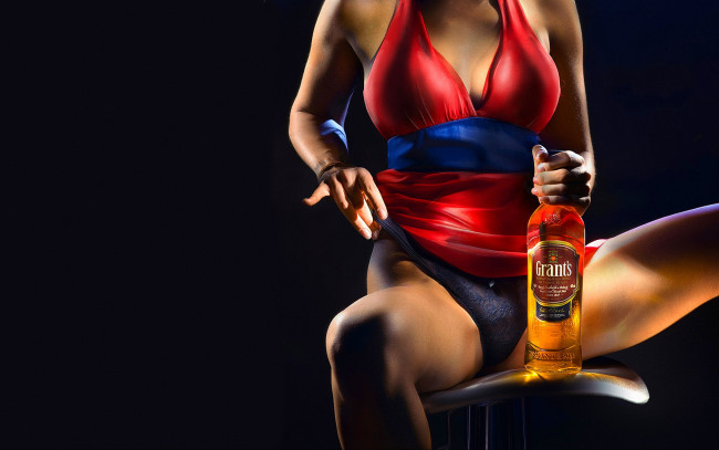 Обои картинки фото бренды, бренды напитков , разное, пикантный, фон, бутылка, свет