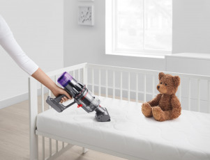 Картинка бренды dyson вертикальный пылесос digital slim уборка комната технологии