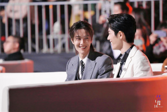 Картинка разное знаменитости ван ибо сяо чжань диван разговор