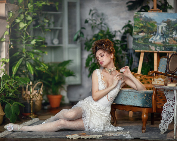 Обои картинки фото девушка - girl, девушки, - брюнетки,  шатенки, девушка, женщина, шатенка, темноволосая, сексуальная, модель, звезда, позирует, разная, обувь, верхняя, стильная, одежда, нижнее, эротическое, бельё, трусы, лифчик, колготки, чулки, аксессуары, макияж, и, множество, элементов, на, фотографии