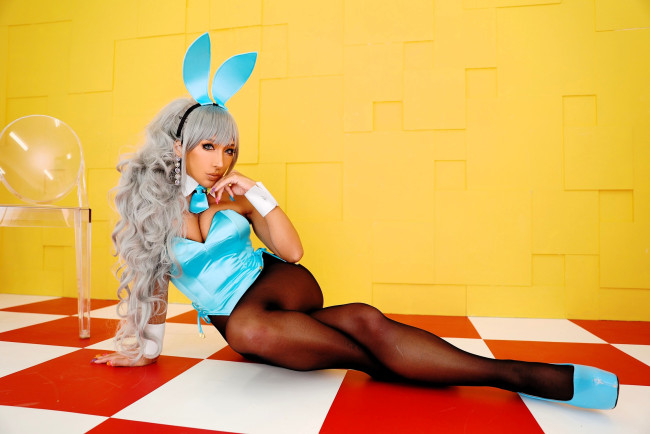 Обои картинки фото девушки, nonsummerjack, образ, наряд, косплей, ушки, пол, стул