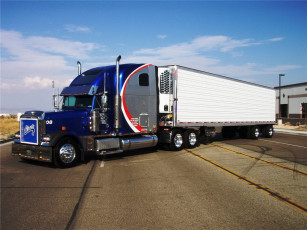 Картинка автомобили freightliner