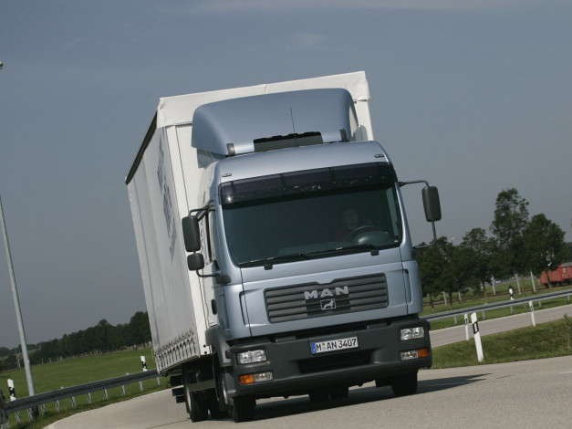 Обои картинки фото автомобили, man