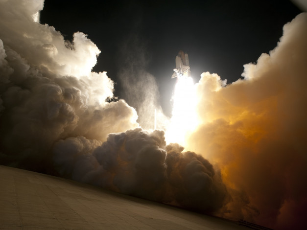 Обои картинки фото космос, космодромы, стартовые, площадки