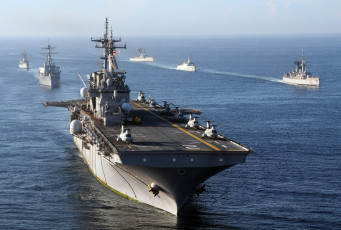 Картинка корабли разные вместе вертолетоносец катера военный