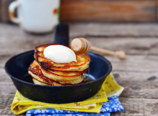 Картинка еда блины +оладьи оладьи сметана