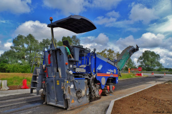 Картинка техника асфальтоукладочная+техника асфальтоукладочный комбайн