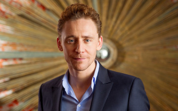 Картинка мужчины tom+hiddleston том взгляд улыбка мужчина