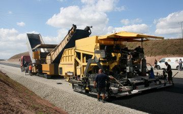 Картинка техника асфальтоукладочная+техника асфальтоукладчик комбайн