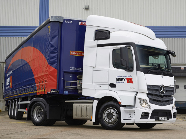 Обои картинки фото автомобили, mercedes trucks, 2011г, mp4, mercedes-benz, uk-spec, 1842, actros