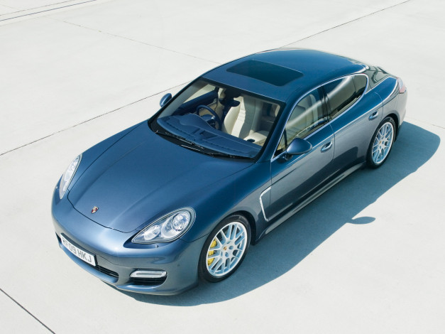 Обои картинки фото автомобили, porsche, синий, 2009, 970, uk-spec, turbo, panamera