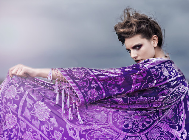 Обои картинки фото elizabeth tolley, девушки, взгляд, узор, elizabeth, tolley