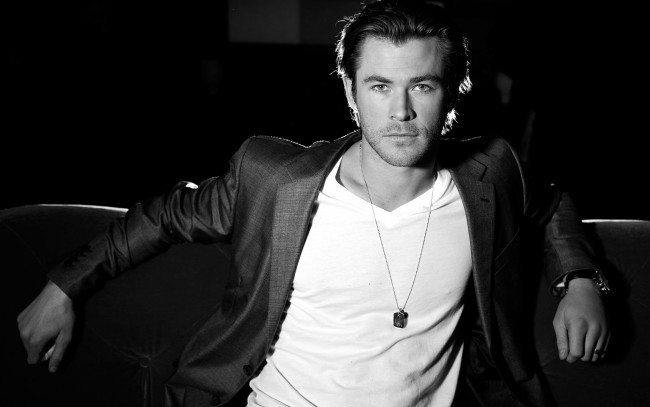 Обои картинки фото мужчины, chris hemsworth, chris, hemsworth, крис, хемсворт, чёрно-белая, актер