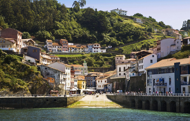 Обои картинки фото кантабрия испания, города, - улицы,  площади,  набережные, кантабрия, испания, дома, трава, деревья, залив, побережье