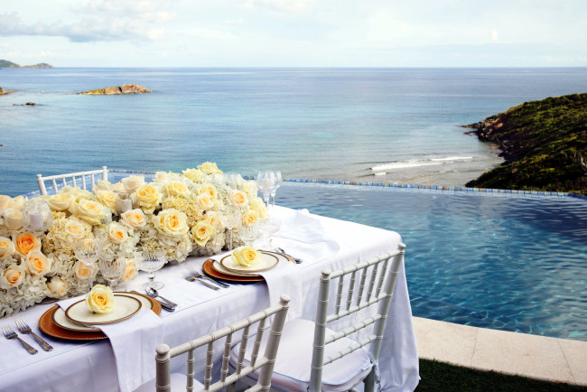 Обои картинки фото интерьер, декор,  отделка,  сервировка, розы, пейзаж, свечи, приборы, стол, бокалы