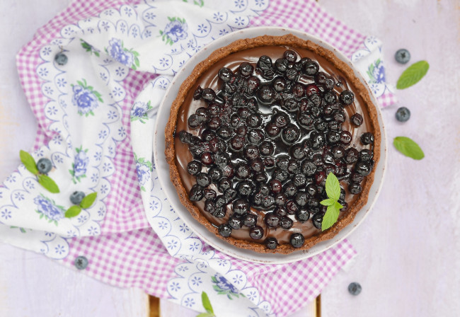 Обои картинки фото еда, пироги, пирог, черника, мято