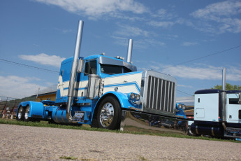 Картинка автомобили peterbilt