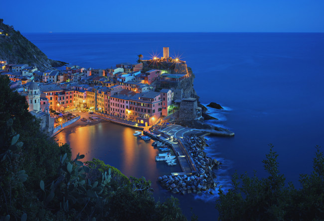 Обои картинки фото vernazza, города, амальфийское и лигурийское побережье , италия, ночь, огни, причал, здания