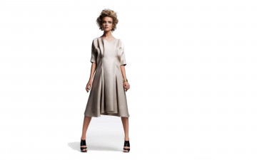 Картинка девушки наталья+водянова браслет платье модель