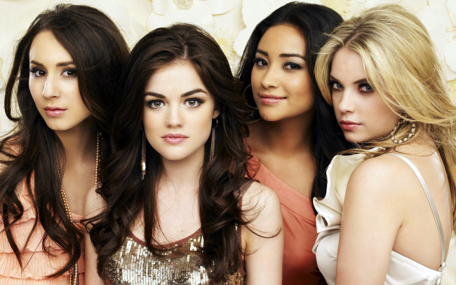 Обои картинки фото кино фильмы, pretty little liars, troian, bellisario, lucy, hale, ashley, benson, shay, mitchell