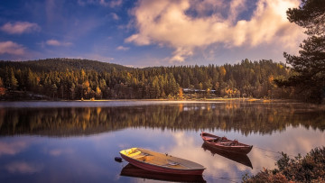 Картинка корабли лодки +шлюпки озеро отражение