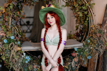 Картинка девушки -+рыжеволосые+и+разноцветные косы шляпа maria muller