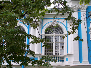 Картинка питер смольный монастырь города санкт петербург петергоф россия