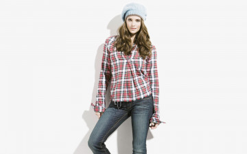 Картинка Ashley+Greene девушки   джинсы рубашка шапочка