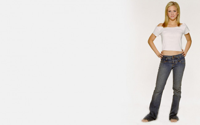 Обои картинки фото Brittany Snow, девушки, , , джинсы