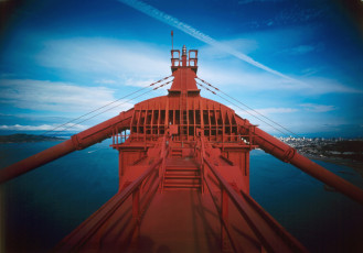 Картинка golden+gate+bridge+-+top+of+south+tower разное -+другое конструкция южная-башня вершина bridge gate golden