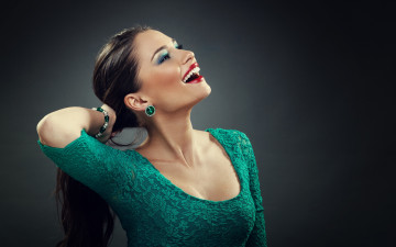 Картинка девушки -unsort+ брюнетки +шатенки рука хвост настроение улыбка модель девушка помада лицо макияж