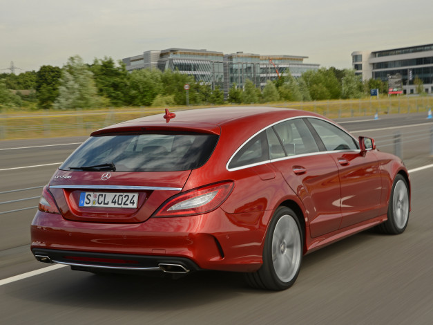 Обои картинки фото автомобили, mercedes-benz, brake, shooting, cls, красный, 2014г, 500, x218, package, sports, amg