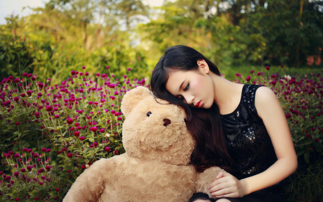 Обои картинки фото девушки, -unsort , азиатки, азиатка, девушка, взгляд, мишка