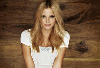 Картинка девушки petra+silander блузка улыбка блондинка petra silander