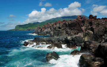 Картинка природа побережье россии курильские острова скалистые берега остров итуруп