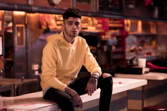 Картинка зейн+малик +penshoppe+2018 музыка zayn+malik music зейн малик певец penshoppe 2018 zayn malik композитор zeyn