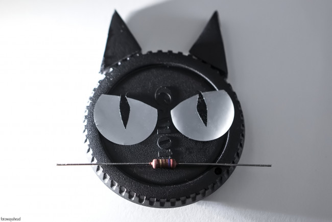 Обои картинки фото разное, игрушки, кот, кошка