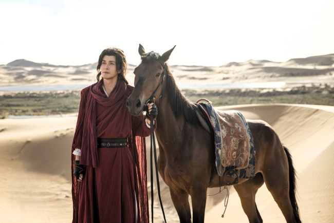 Обои картинки фото love and sword, кино фильмы, человек, лошадь, пески