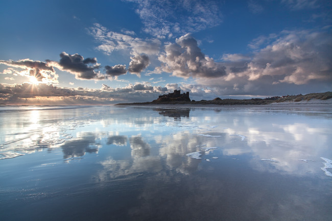 Обои картинки фото морской, пейзаж, природа, моря, океаны, англия, нортумберленд, море, берег, замок, bamburgh, castle