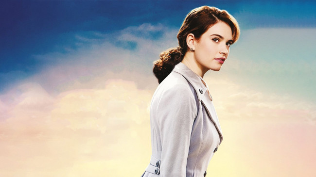 Обои картинки фото клуб любителей книг и пирогов из картофельных очистков, кино фильмы, the guernsey literary and potato peel pie society, лили, джеймс, история, мелодрама, the, guernsey, literary, and, potato, peel, pie, society, клуб, любителей, книг, и, пирогов, из, картофельных, очистков, 2018