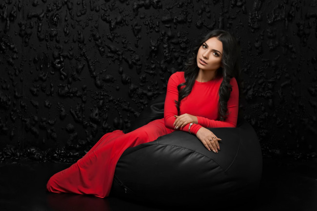 Обои картинки фото девушки, - брюнетки,  шатенки, красное, платье, аревик, восканян