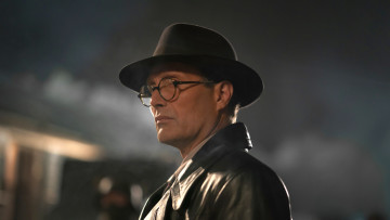 обоя indiana jones and the dial of destiny ,  2023 , кино фильмы, indiana jones and the dial of destiny, индиана, джонс, и, колесо, судьбы, боевик, приключение, мадс, миккельсен, mads, mikkelsen, jurgen, voller