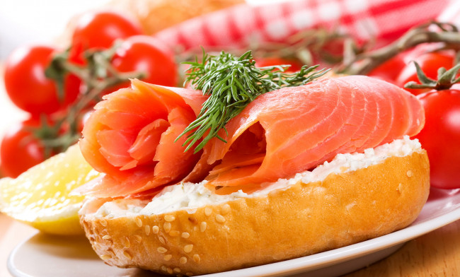 Обои картинки фото еда, бутерброды,  гамбургеры,  канапе, помидоры, бутерброд, укроп, форель