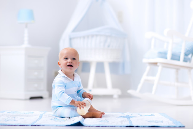 Обои картинки фото разное, дети, ребенок, бутылочка