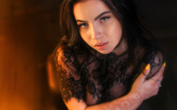 Картинка девушки -+лица +портреты шатенка лицо кружево