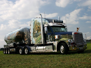 Картинка автомобили freightliner