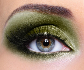 Картинка разное глаза макияж