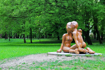 обоя автор, thean, разное, рельефы, статуи, музейные, экспонаты, парк, деревья, скульптура