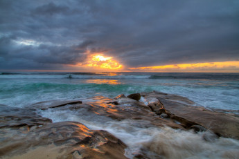 Картинка природа моря океаны море камни закат