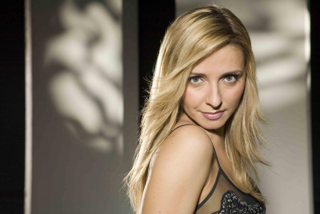 Обои картинки фото Татьяна Навка, девушки, фигуристка